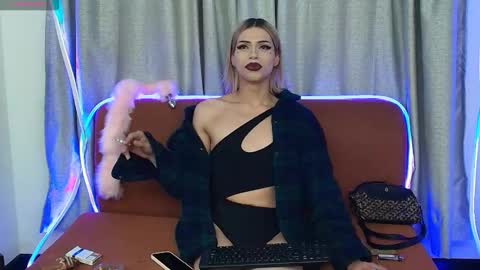 Klhoe Carter 3 online show from 03.06.26