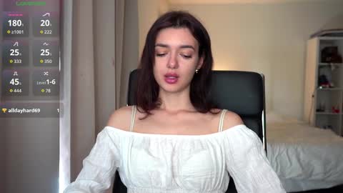 Olivia online show from 11.04.25