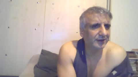 Snapshot of 0luvmonkey chatting on 11.01.25 0luvmonkey online show from 11.01.25