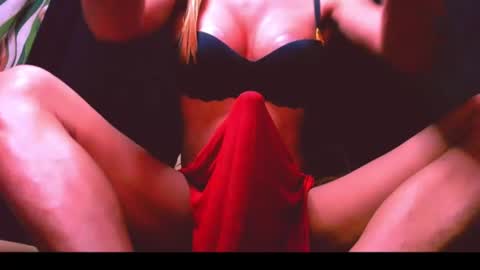 Snapshot of 11inchmistressxxlyka chatting on 02.05.25 CALL ME BABY online show from 02.05.25