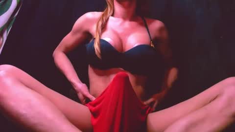 Snapshot of 11inchmistressxxlyka chatting on 02.11.25 CALL ME BABY online show from 02.11.25