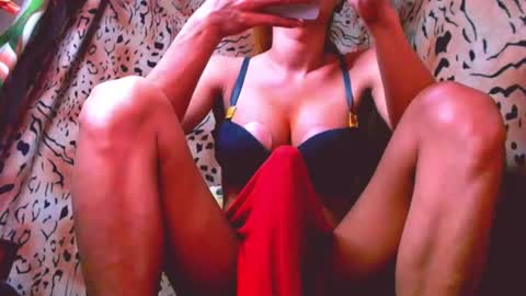 Snapshot of 11inchmistressxxlyka chatting on 02.19.25 CALL ME BABY online show from 02.19.25