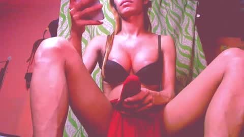 Snapshot of 11inchmistressxxlyka chatting on 03.01.25 CALL ME BABY online show from 03.01.25