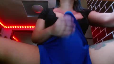  i am trixie im Your Selfsucking Mistress  online show from 12.04.24