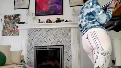 Aurora Willows online show from 02.03.25