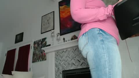 Aurora Willows online show from 02.18.25