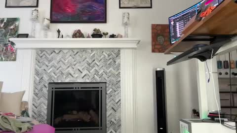 Aurora Willows online show from 03.09.25