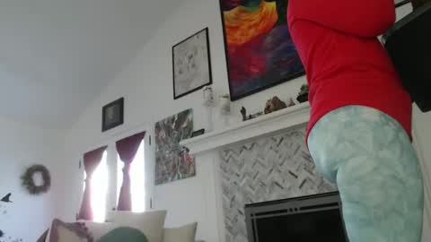 Aurora Willows online show from 03.10.25