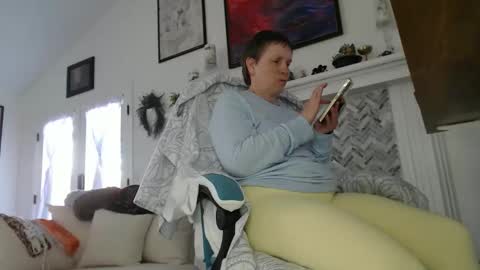 Aurora Willows online show from 01.06.26