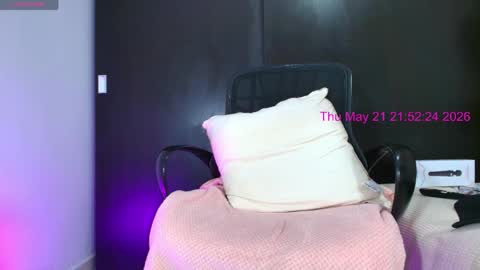 kim 04suarez online show from 05.22.26