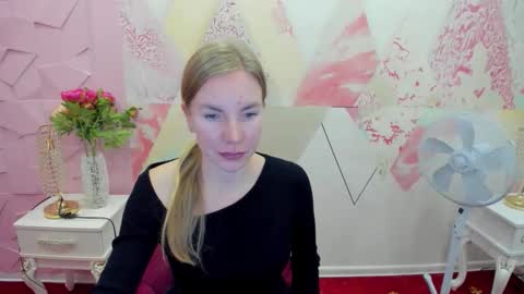 Snapshot of 1517fox chatting on 10.01.25 1517fox online show from 10.01.25