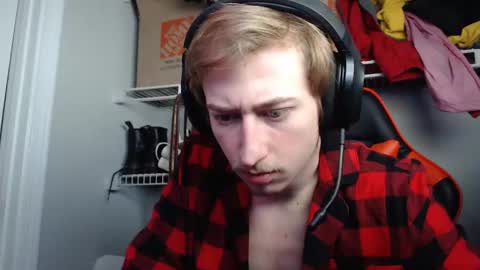 Snapshot of 18str8igcock chatting on 01.12.25 18str8igcock online show from 01.12.25