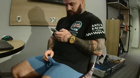 19andre90 online show from 11.16.25