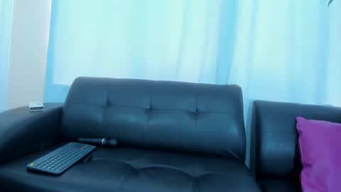 stef read my description online show from 02.22.25