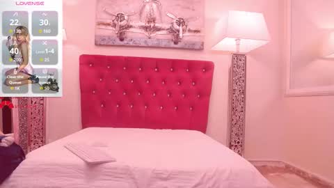 Snapshot of 1amanda chatting on 10.04.25 AMANDA online show from 10.04.25