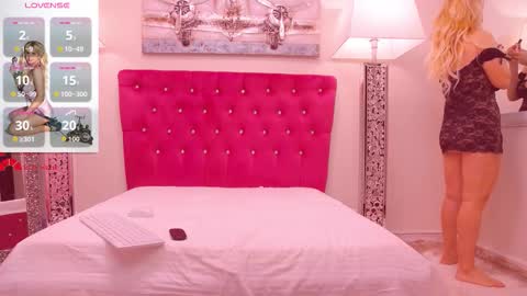 Snapshot of 1amanda chatting on 10.18.25 AMANDA online show from 10.18.25