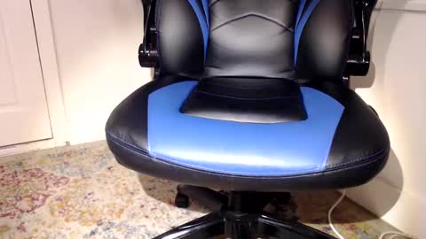 i erupt if you suck ur nipples 4 me and look at the camera while watching me online show from 02.16.25