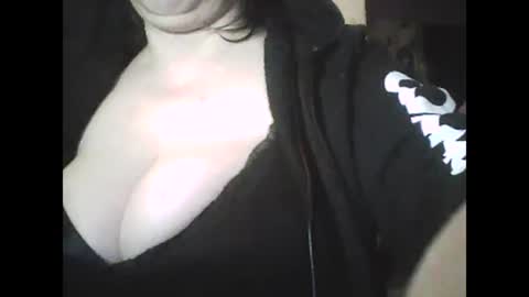 Snapshot of 1deluxepussy chatting on 12.29.24 Deluxepussy online show from 12.29.24