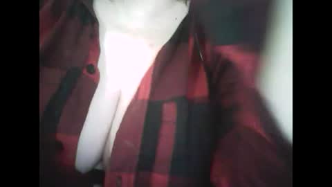 Snapshot of 1deluxepussy chatting on 01.11.25 Deluxepussy online show from 01.11.25