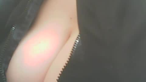 Snapshot of 1deluxepussy chatting on 03.12.25 Deluxepussy online show from 03.12.25
