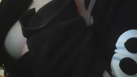 Deluxepussy online show from 10.18.25