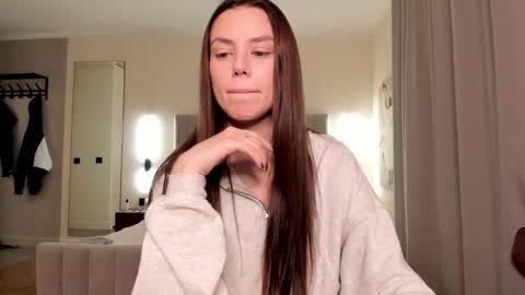 Lily 3 online show from 12.14.25