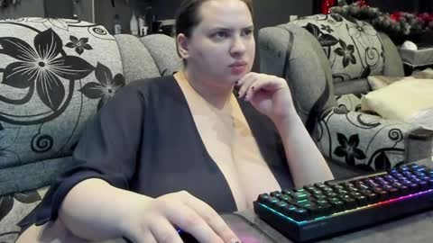 Snapshot of 1lindsey1 chatting on 12.19.24 1LINDSEY1 online show from 12.19.24
