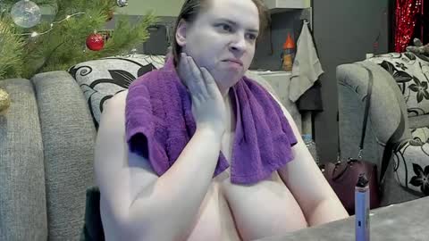 Snapshot of 1lindsey1 chatting on 12.24.24 1LINDSEY1 online show from 12.24.24