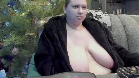 Snapshot of 1lindsey1 chatting on 12.24.24 1LINDSEY1 online show from 12.24.24