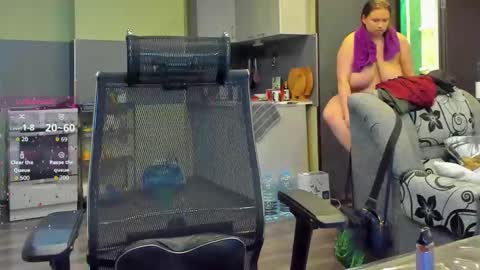 1LINDSEY1 online show from 10.04.25