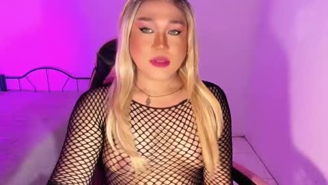 1lovelymess online show from 10.17.25