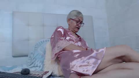 Snapshot of 1miss_monserrate chatting on 01.09.25 Miss Monserrate online show from 01.09.25