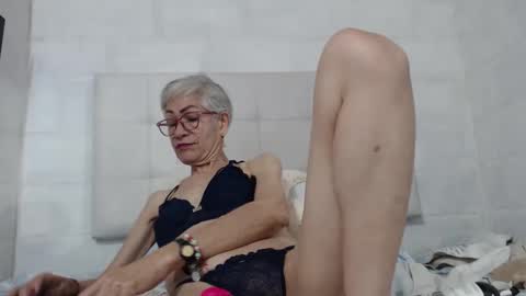 Snapshot of 1miss_monserrate chatting on 01.12.25 Miss Monserrate online show from 01.12.25