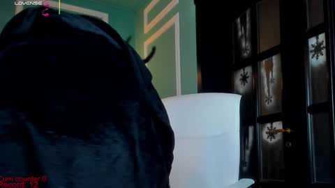 Snapshot of 1munique chatting on 01.19.25 Moona online show from 01.19.25