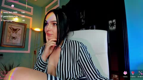 Snapshot of 1munique chatting on 02.01.25 Moona online show from 02.01.25