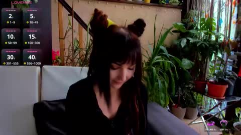 Moona  online show from 09.24.25