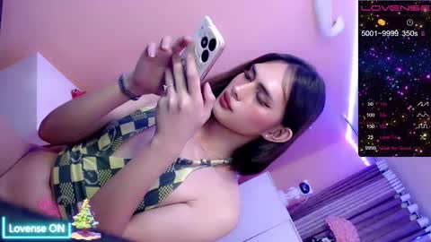 Snapshot of 1sexy_kattie chatting on 12.23.24 1sexy kattie online show from 12.23.24