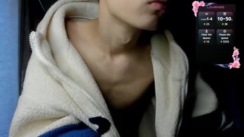 Snapshot of 1vampirella_gs chatting on 09.28.25 Milos online show from 09.28.25