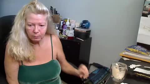 Snapshot of 1xtrahornyone chatting on 12.13.24 Susan online show from 12.13.24