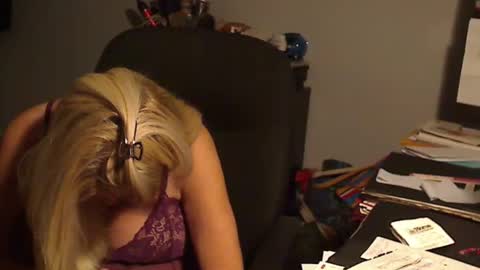 Snapshot of 1xtrahornyone chatting on 01.01.25 Susan online show from 01.01.25