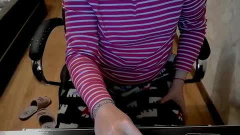 1your_hot_girls online show from 10.21.25