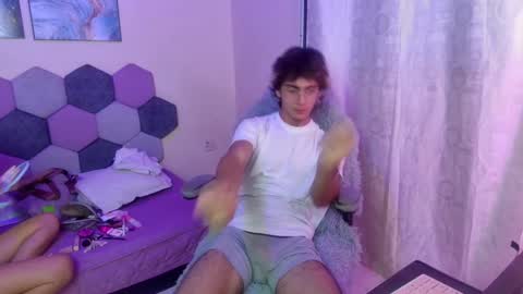 Snapshot of 2006_tgn chatting on 09.18.25 2006_tgn online show from 09.18.25