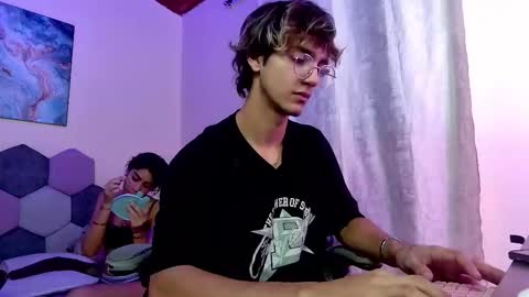 Snapshot of 2006_tgn chatting on 09.19.25 2006_tgn online show from 09.19.25