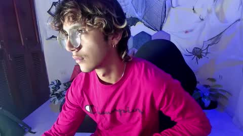 Snapshot of 2006_tgn chatting on 10.27.25 2006_tgn online show from 10.27.25