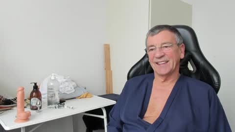 Henk online show from 12.31.24