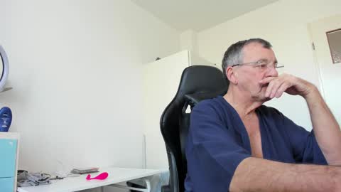 Henk online show from 02.02.25