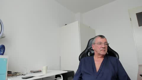 Henk online show from 02.04.25
