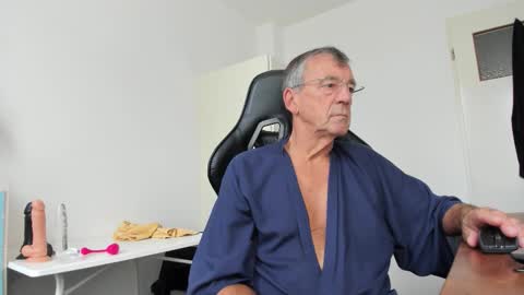 Henk online show from 10.16.25