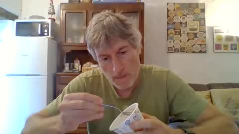 Snapshot of 22esserre chatting on 05.27.26 22esserre online show from 05.27.26