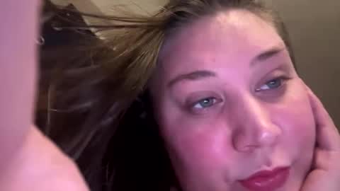 Snapshot of 22thickfatpussy chatting on 11.19.25 22thickfatpussy online show from 11.19.25